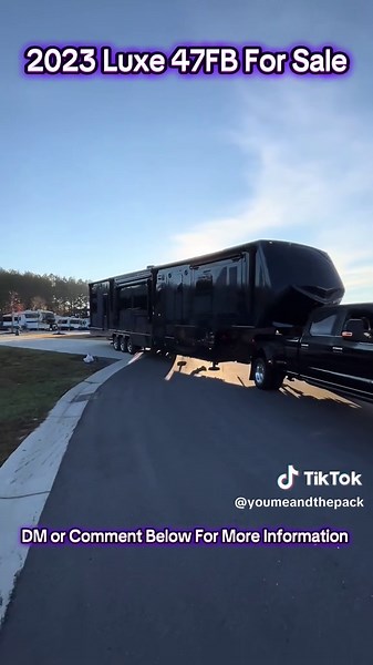 Explore the Luxe Fifth Wheel: Perfect for All Seasons