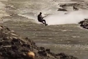 Voile : un kitesurfeur bat le record du monde de vitesse sur l'eau