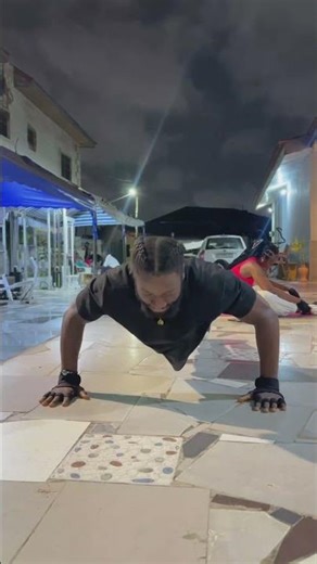 I Tried the Breathe In Breathe Out Push-Up Challenge 😳 #fitnesseverywhere #motivation #fitness