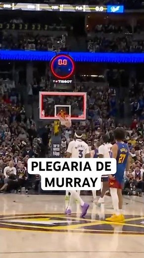 FROM HALF COURT! MURRAY FINISHES WITH AN INSANE BUZZER 😱🏀