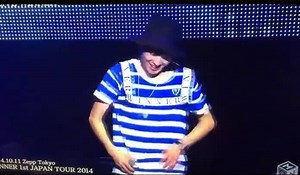 93K views · 7.5K reactions | Seungyoon and Jinwoo's abs ? :)) ㅋㅋㅋ | YG United | Facebook