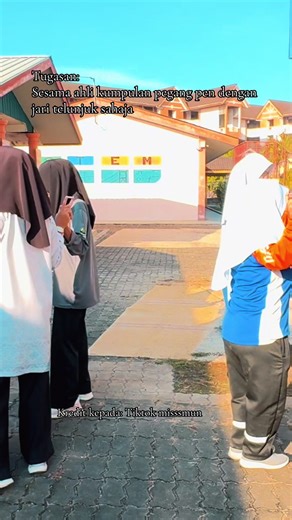 Red Light Green Light Pen Game for Kids