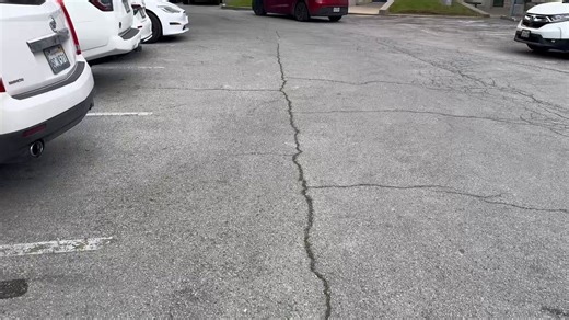 There’s really no sugar coating this one. Flat out horrible attempt here by Tesla Robotaxi to get @JoshWest247 to his destination. Also, not sure why we have supervisors in the driver seat now in Austin.