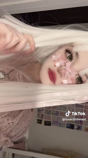 Creative Bow Makeup Tutorial for Doll Looks