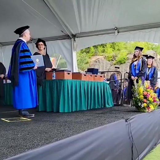 Marine comes home to surprise his sister for her college graduation. (via: Endicott College) #graduation #Homecoming #surprise #homecMarine comes home to surprise his sister for her college graduation. (via: Endicott College) #graduation #Homecoming #surprise #homecomingsurprise #militaryhomecomingomingsurprise #militaryhomecoming | Military Homecoming
