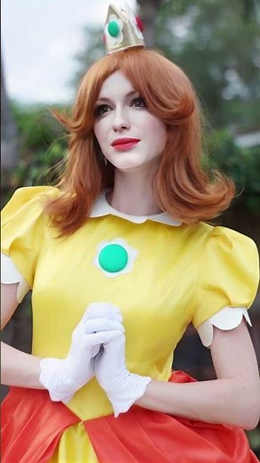 Deepfake: Christina Hendricks as Princess Daisy from Super Mario Bros. 👑 👩‍🦰 🍄
