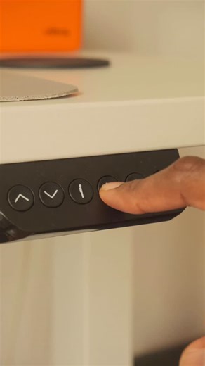 Y-D on Instagram: "Productivity meets design with the Float 2.0 desk from @humanscale. Perfect addition to our home office. What’s your preferred position ? Standing up and seating ? Have a productive week ahead ☺️🦦 • • • • #desksetup #deskdecor #deskinspo #cozydesk #wfhsetup #homeoffice #interior #design #homedecor #humanscale • • • • Kindly gifted by @humanscale"