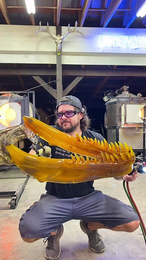 Making the Largest #glass jawbone ever #made! Guess what #animal this might belong to? #glassblowing #arts #artist #jurassicpark #dinosaur @hbomax
