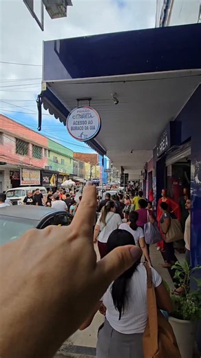 Aninha da Feirinha on Instagram: "R$ 10 😱😱😱😱😱 . . . . . . . . . . . . . . Fabricante liberou promo pra gente Chega #Vimpelofeiraodaaninha Lp Bolsas Achei mini bag de R$ 10 Pedidos 85 989387252 https://wa.me/5585989387252?text=Vimpelofeiraodaaninha Galeria Correia Setor Branco Entrada pela Governador Sampaio"