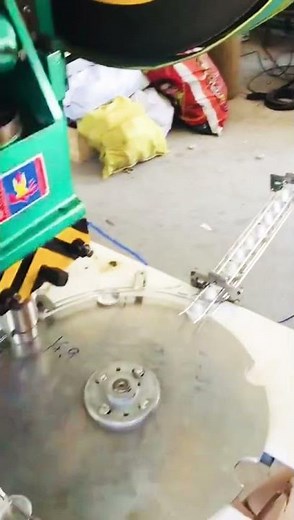 Caps lining wadding machine automatic