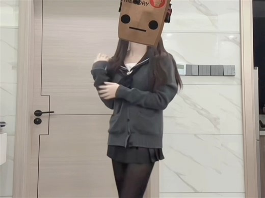 那些对我恶语相向的人 看见我的内心是只软乎乎的小猫 还会骂我吗(>^ω^<)