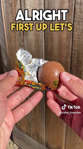 Luigi 6.0: Bootleg Blind Box Unboxing & Dog Treats!