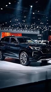 Blacked-Out RAV4 Looks So Clean 🖤🔥 Hybrid and PHEV options, sleek styling 💪 This RAV4 means business. Black or white — which one wins? 👇 #ToyotaRAV4 #HybridSUV #AutoShow #SUVStyle | Snack Stealers of America