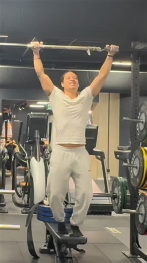 This is my submission for 33 pull ups on the global leaderboard. Another 33, another $33😎 Rank: shared 5th Club: The Horde Name Carl Johan Tihkan Region: Europe (Sweden) Details: 31 Male Pull ups: 33 Badge: ⚡️Elite ⚡️ #battlebunkerhq #battlebunkerbus #battlebunker #pullups #bbpullupclub | Carl Johan Tihkan