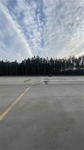 Kawasaki Ninja ZX7R fly by