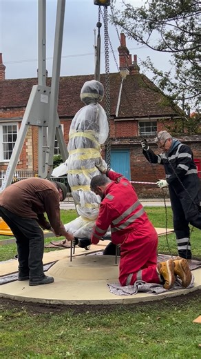 The Pilgrims’ School on Instagram: "Jane Austen joined us in the Cathedral Close today in #winchester and the incredible #martinjennings told us how he made the bronze sculpture to be unveiled on Thursday #tobeapilgrim #schoollife #visitwinchester #kingsgatevillage #janeausten @janeaustensocietyuk #bsaboarding #hampshireprepschool #throughthegreendoors #iaps @winchestercathedral @winchesterbid #austentatious"