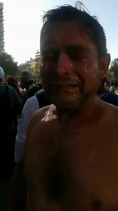 8.7K views · 329 reactions | Urgente #Chile Esto debe aclararlo ahora @gblumel esto no es mera casualidad, aquí hay dolo y una planificación para hacer terrorismo de estado con @sebastianpinera , manifestantes están siendo quemados vivos con productos químicos que lanza @Carabdechile | Noticias Importantes | Facebook