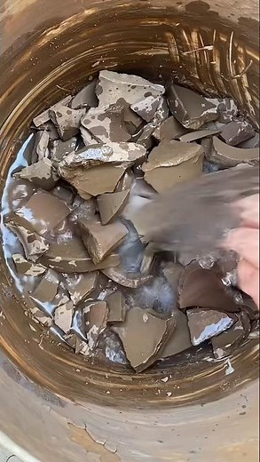 Clay paste making from smashing pots