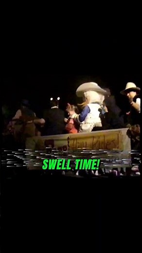 I Filmed Disney's original MNSSHP 1997 — This Hayride was Insane #mnsshp #halloween #parade #shorts
