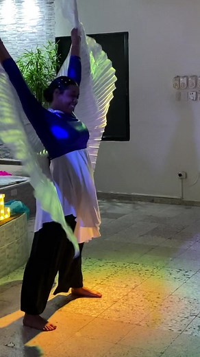 Santo Es El Que Vive - Danza Cristiana Inspiradora