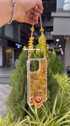 thamaching__ on Instagram: "Add some unique and elegant touch for your phone 🪷 Perfect accessories for upcoming festive season or weddings days Any kind of phone case customisation available DM FOR ORDERS 7567689261 #phonecase #phonecasedesign #phonecovers #mobilecase #mobilecovers #mobilehanger #lanyard #phonelanyard #mobilesling #slingphone #slingmobile #weddingaccessories #diwali #wedding #explorepage *r #explore #handmade #handcrafted #exploremore #customized #handmadewithlove #silverphonec