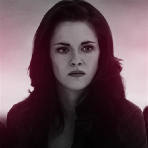 bella swan ⋆˚꩜｡ | literally the most gorgeous vamp girl ever #bellaswan #twilight #edit #fyp #twilightbreakingdawn edward kristen stewart edit breaking dawn twilight vampire nostalgia scp: @amanda 𖣂 | cc: mine