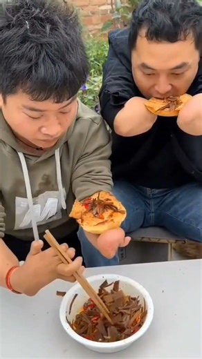 Documenting the Daily Life of People with Disabilities #food #viralvideo