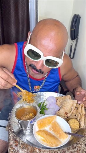 Sali ne banaya desi nasta…😍❤️🍗 #chickenlegpiece #ulhaskamathe #foodchallenge #indianfood #shorts