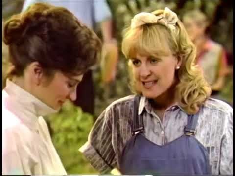 Just the Ten of Us S1E4 (1988) | Close Encounters