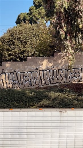 Cali Touring on Instagram: "BBOE DB #bboe #DB #Graffiti #Halloween #HalloweenGraff #LosAngelesGraffiti #LAGraff #Art #LosAngeles #California #Cali #ShotOniPhone #LATimes #America #CaliTouring"