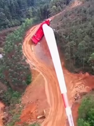Giant wind turbine blade transport failure Incident 🌬️#windturbine #fail #2024 #shorts