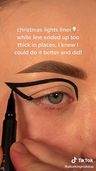 Christmas Makeup Fails Part 2 | Eyeliner Tutorial Gone Wrong