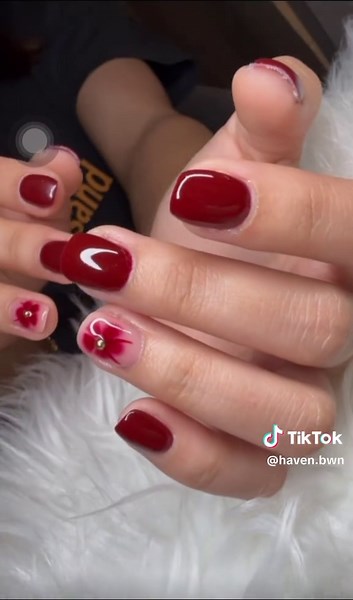 BOOK NOW. Classic gel 🤍