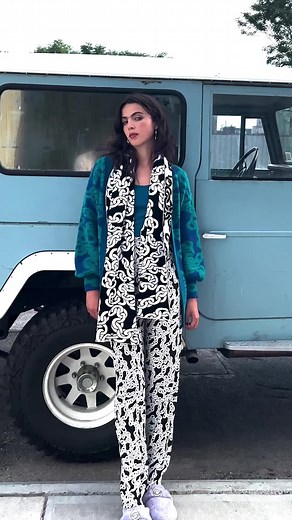 The perfect Crawling Chain on Crawling Chain look. #dvf #ootd #fallfits #outfitideas #ootdinspo