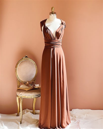 Boutique 1861 on Instagram: "La robe qui se transforme avec vous 💫 La Violaine s’adapte à tous les styles, à toutes les occasions. Meet the dress that transforms with you 💫 The Violaine infinity dress adapts to every style, every story. #RobeConvertible #RobeInfinie #RobeDemoiselleDHonneur #TenueDeMariage #inspirationmariage #InfinityDress #ConvertibleDress #BridesmaidDress #WeddingGuestDress #HowToStyle #StylingTutorial"