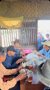 237K views · 9.5K reactions | Agenda penting. Meeting sembari sarapan. Buka setiap Pasaran Legi. Lokasi Tongseng Bu Mujikem, Komplek Pasar Sapi Imogiri, Bantul, Daerah Istimewa Yogyakarta. | Beni Sasangka | Facebook