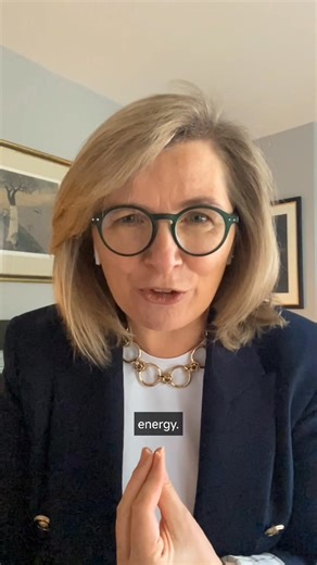 A Gentle Reminder: Protect Your Light! ✨ Do you ever feel drained by the negativity around you—at work, in your family, or in relationships? I see so many kind and good people suffering because of others' toxic energy. But you don't have to lose your purity and light! I've learned a way to deal with this, and it all starts with Self-Respect and Kindness. Here are three simple ways to guard your positive energy today: Limit Contact: Reduce time with people who constantly bring negativity, gossip,