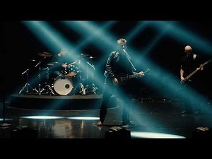 Nickelback - Leave Me Behind (Official Music Video)