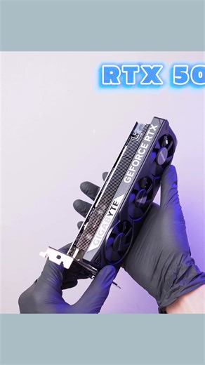 RTX 5060 3 fan nhưng rất nhỏ gọn, dài chỉ 18cm: Gigabyte RTX 5060 Low Profile Link sản phẩm tham khảo: https://pcngon.vn/card-man-hinh-gigabyte-geforce-rtx-5060-oc-low-profile-8g/ Tham khảo nhiều linh kiện Mini ITX, Mini PC hay ho hơn tại Pcngon.vn #VGA #LinhKienMayTinh #BuildPC #Pcngon | Cửa hàng máy tính Pcngon