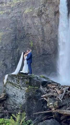 it was such a magical day 💋✨️ this is your sign to get married at Snoqualmie falls 😊👌 #fyp