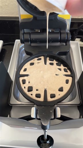 Hotel breakfast=happiness especially here at Quality Inn😄 #qualityinntropicanafield #stpetersburg