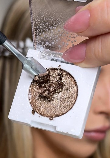 DIY Shimmer Body Oil from Old Eyeshadows
