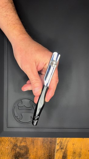 New Straight Handle Razor. 3 blade system. Feel the difference!#irvingbarbercompany# #straightrazor #barber