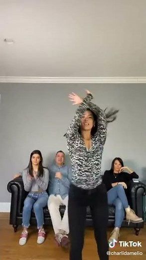 Charli D'Amelio "I'm a Savage"🤣🤣| TikTok