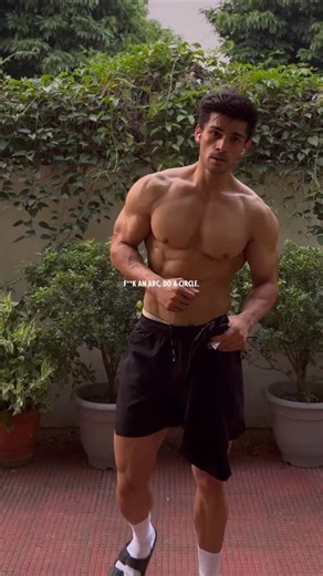 Abhishek on Instagram: "Winter arc, summer shred, 75 hard, new year resolutions, detox, name any trend! None of it will fix anything. Someone training just twice a week but doing it consistently for years will always outlast someone who goes all in for a few weeks. Instead of falling into this endless loop of “phases” that burn you out, focus on building smaller habits and adding on over time. Consistency will always outlast intensity. And fitness is a long game. The same goes for diet and suppl