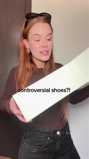 Discover the Stunning Romara Flats - The Perfect Jelly Shoes for Your European Summer Looks!