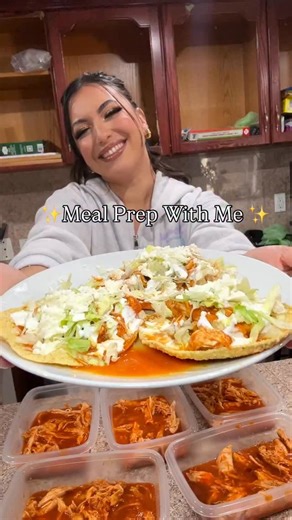 Emily Reyes | BuffButterfly🦋 on Instagram: "Meal prep is the way to go!!!😍😍 recipe ⬇️ Weigh about 4.30oz of Walmart traditional rotisserie chicken into each meal prep container | I got 2 rotisserie chickens ! 1. �In a pot, bring water to a boil. Add 4 Roma tomatoes, piece of onion, 4 garlic cloves. Boil until softened. 2. ���Transfer the softened ingredients to a blender, also pour in 1-2 cups of water from the pot you boiled the tomatoes, onion, and garlic in. This adds extra flavor ! Than y