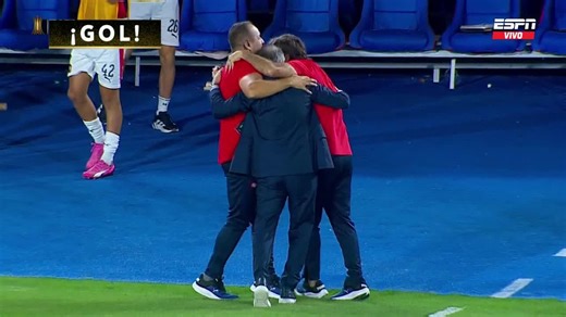 Los errores en la Libertadores se cobran y se pagan caro. Teófilo trató de gambetear cuando Junior tenía seis hombres en ataque, la perdió y el equipo de Alfredo Arias quedó mal parado y Cerro le marcó el 1-0. Era más el equipo 'Tiburón', pero...