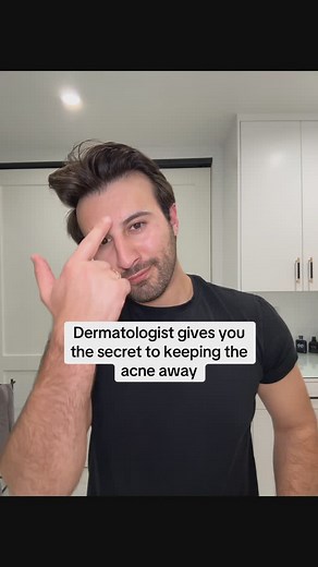 Dr. Chris Tomassian on Instagram: "Go to duo ACNE treatment available over the counter! 1. Benzoyl Peroxide spot treatment 2. Adapalane to the whole face This will combat a majority of mild to moderate acne and easily available at the store or online! . . . . #acne #doctor #acnetreatment #dermatologist #skincareroutine #beauty"