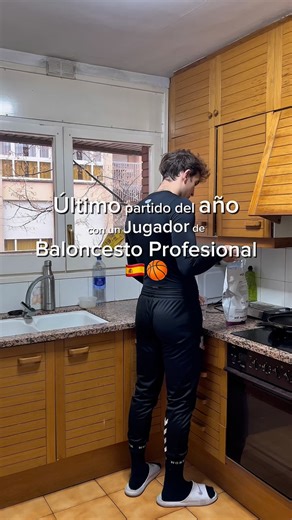 Nahuel del Val on Instagram: "Último partido del año‼️ Con victoria, seguimos!💪🏼 #basketball #hooper #sport #gameday #athlete"